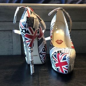 Great Britain themed heels. Size 6